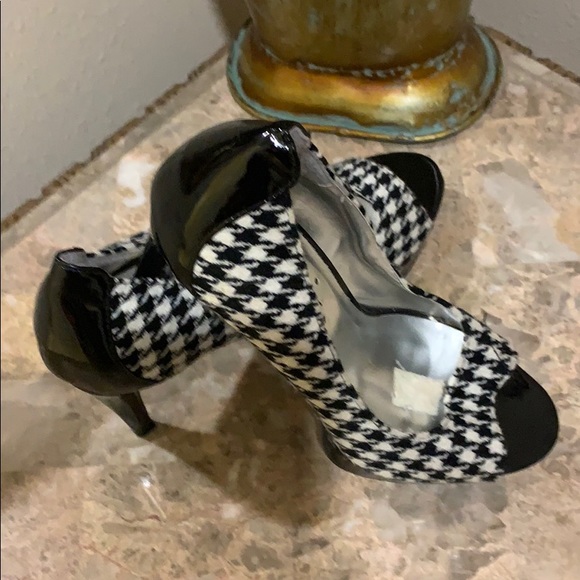 Open toe pump - Picture 3 of 6